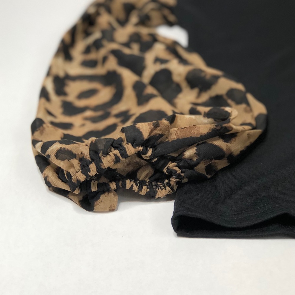 Wide neck Leopard Chiffon top. - Picture 7 of 8